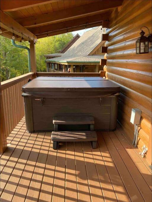 Cabin With New Hot Tub, Near Dollywood .2Bd.2Ba.Sleeps6.Bbq Sevierville Exterior photo
