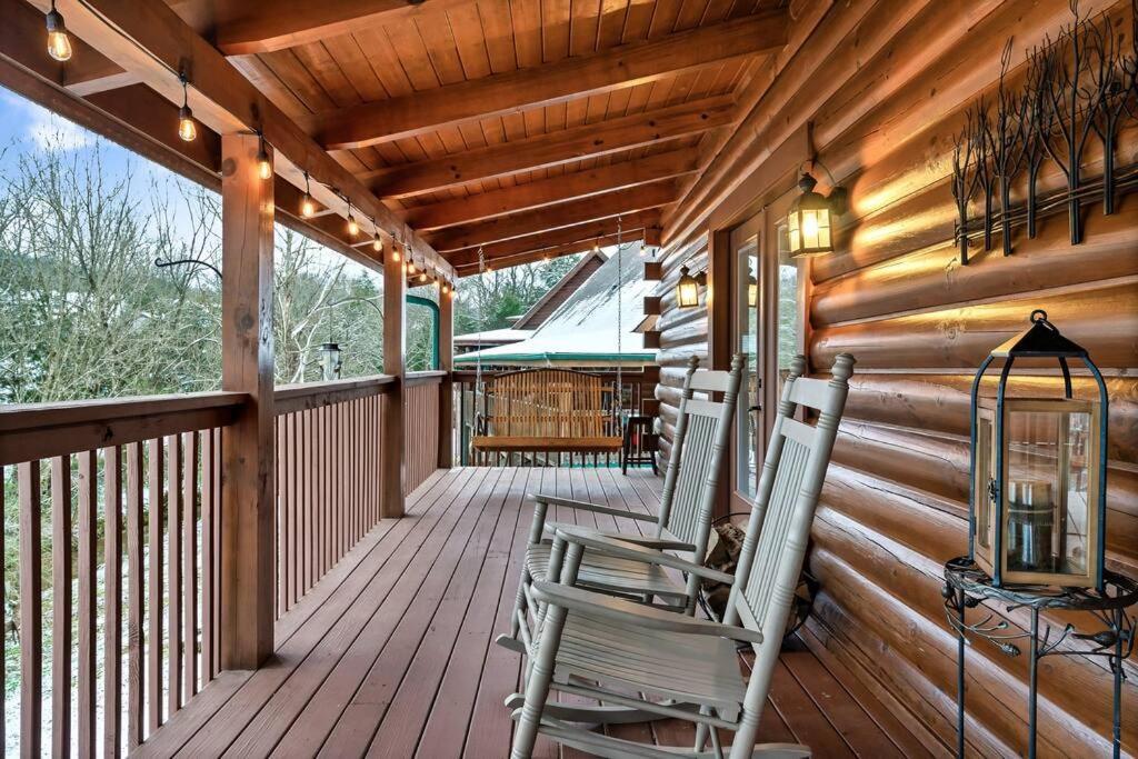 Cabin With New Hot Tub, Near Dollywood .2Bd.2Ba.Sleeps6.Bbq Sevierville Exterior photo