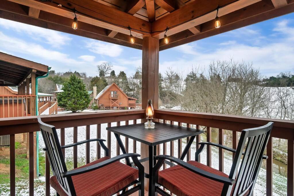 Cabin With New Hot Tub, Near Dollywood .2Bd.2Ba.Sleeps6.Bbq Sevierville Exterior photo