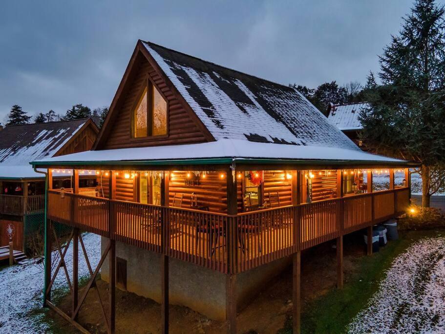 Cabin With New Hot Tub, Near Dollywood .2Bd.2Ba.Sleeps6.Bbq Sevierville Exterior photo
